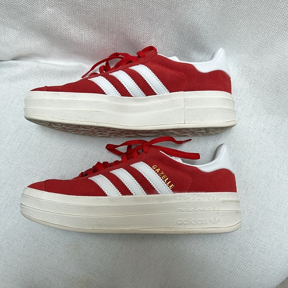 adidas gazelle silver green womens Adidas x Gucci Women's Gazelle Platform Red Velvet Low Top Sneakers